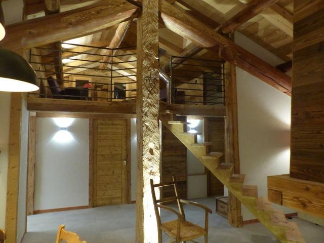 Stunning 4-Star Apartment: Mountain Views, Hot Tub, Near Ski Slopes, Sleeps 10 FR-1-467-100 - Le Grand Bornand