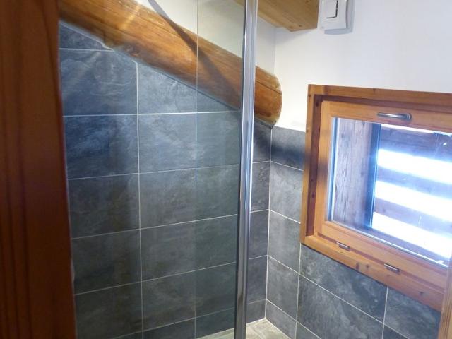 Stunning 4-Star Apartment: Mountain Views, Hot Tub, Near Ski Slopes, Sleeps 10 FR-1-467-100 - Le Grand Bornand