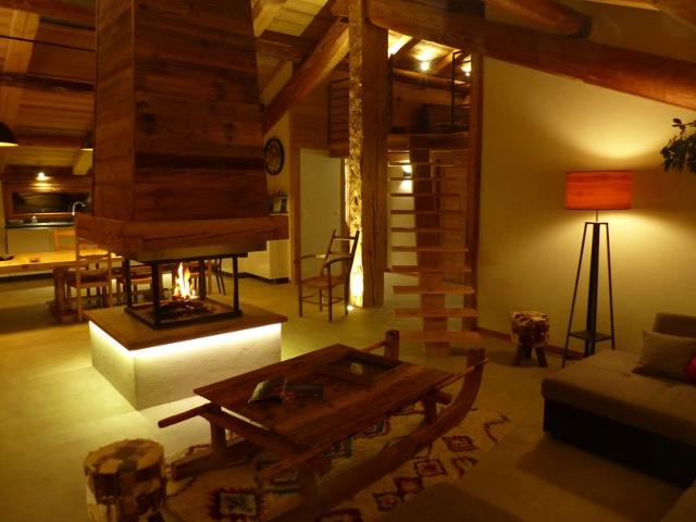 Stunning 4-Star Apartment: Mountain Views, Hot Tub, Near Ski Slopes, Sleeps 10 FR-1-467-100 - Le Grand Bornand