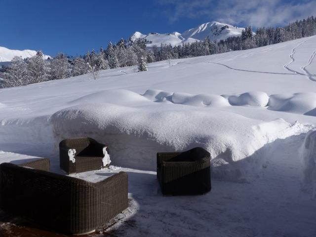 Stunning 4-Star Apartment: Mountain Views, Hot Tub, Near Ski Slopes, Sleeps 10 FR-1-467-100 - Le Grand Bornand