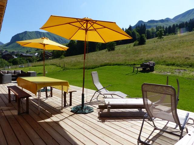 Stunning 4-Star Apartment: Mountain Views, Hot Tub, Near Ski Slopes, Sleeps 10 FR-1-467-100 - Le Grand Bornand