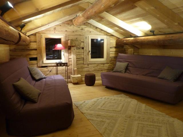 Stunning 4-Star Apartment: Mountain Views, Hot Tub, Near Ski Slopes, Sleeps 10 FR-1-467-100 - Le Grand Bornand
