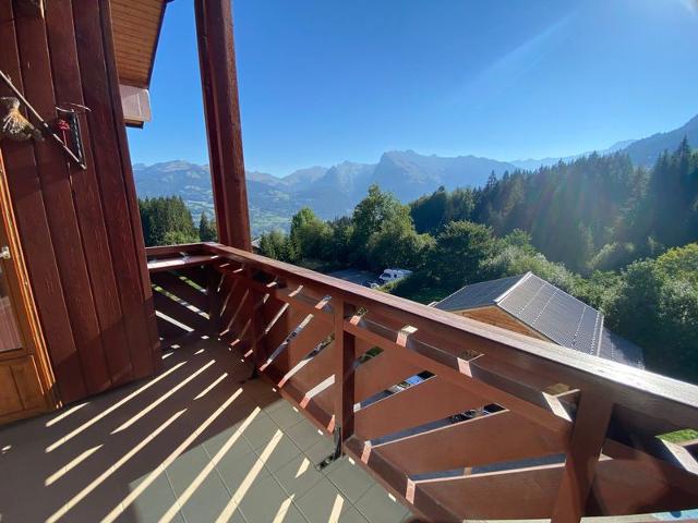 3-Room Apartment with Mezzanine, Sleeps 6, Ski-In/Ski-Out at Morillon 1100 FR-1-412-90 - Morillon Village