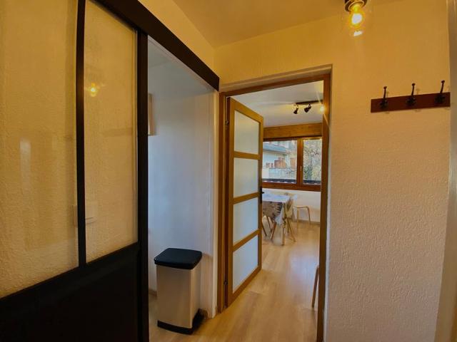 Renovated apartment in village center with balcony and skibus access FR-1-624-145 - Samoëns