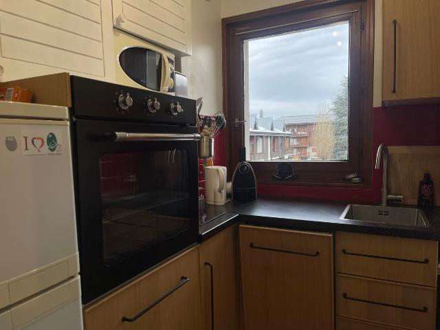 Renovated apartment in village center with balcony and skibus access FR-1-624-145 - Samoëns