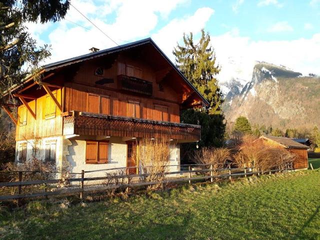 Quiet apartment near lake with garden, balcony, parking and wifi FR-1-624-150 - Samoëns