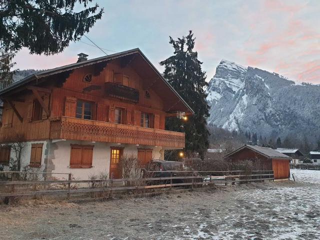Quiet apartment near lake with garden, balcony, parking and wifi FR-1-624-150 - Samoëns