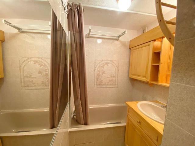 Cozy Ski-In Studio with Balcony, WiFi & Mountain View, 150m from Morillon Village Center FR-1-412-94 - Morillon Village