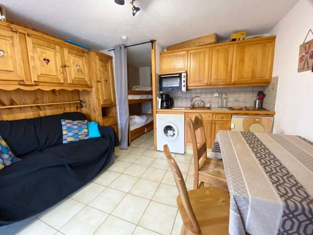 Cozy Ski-In Studio with Balcony, WiFi & Mountain View, 150m from Morillon Village Center FR-1-412-94 - Morillon Village