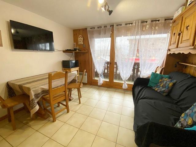 Cozy Ski-In Studio with Balcony, WiFi & Mountain View, 150m from Morillon Village Center FR-1-412-94
