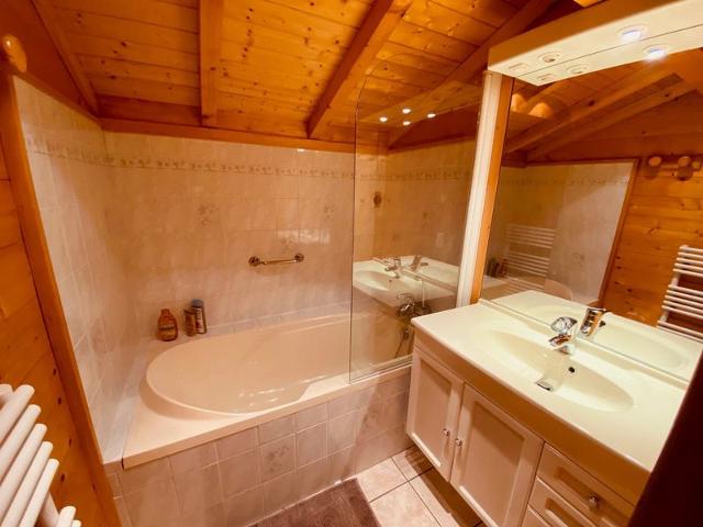 Traditional chalet with double garage and terrace FR-1-459-227 - La Clusaz