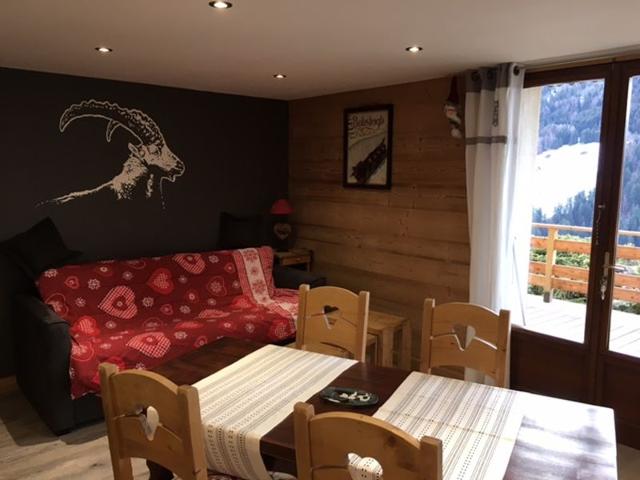 Cozy 2-room apartment with sunny terrace, near shuttle, pets allowed, parking FR-1-467-32 - Le Grand Bornand