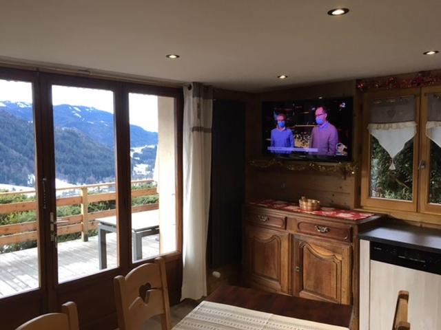 Cozy 2-room apartment with sunny terrace, near shuttle, pets allowed, parking FR-1-467-32 - Le Grand Bornand