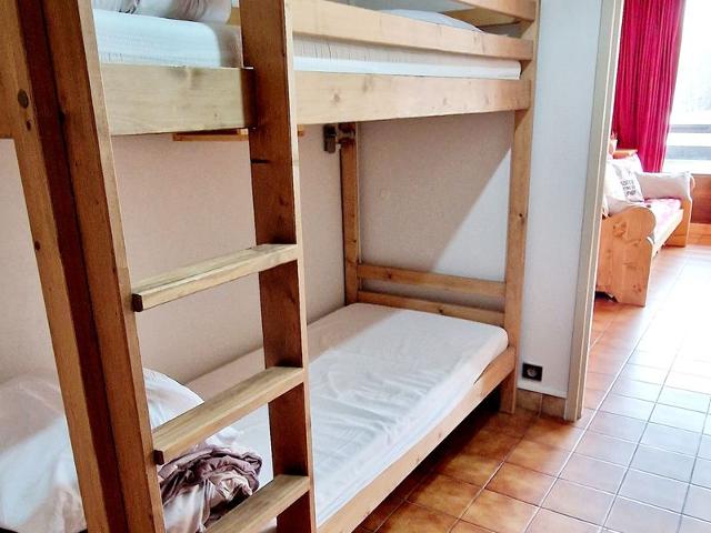 Cozy Apt for 6, Near Slopes & Shops, Balcony, Mountain View, Fully Equipped Kitchen, 2 Bathrooms FR-1-755-13 - Plagne Montalbert