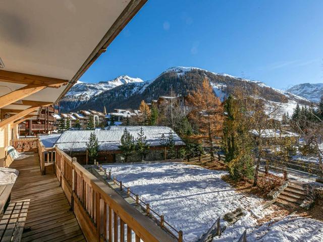 Charming apartment with WiFi, balcony, and village view FR-1-694-128 - Val d'Isère Centre