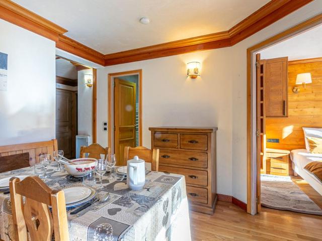 Charming apartment with WiFi, balcony, and village view FR-1-694-128 - Val d'Isère Centre
