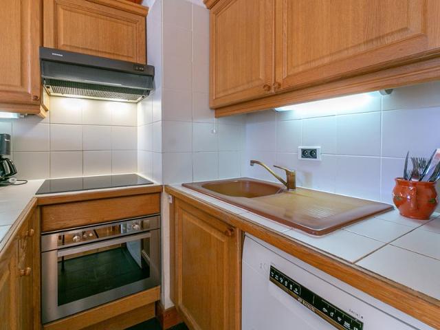 Charming apartment with WiFi, balcony, and village view FR-1-694-128 - Val d'Isère Centre