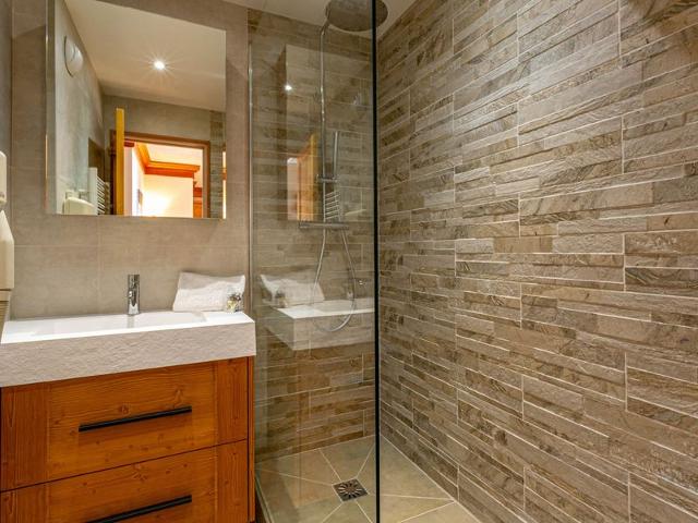 Charming apartment with WiFi, balcony, and village view FR-1-694-128 - Val d'Isère Centre