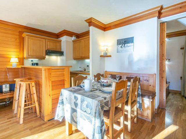 Charming apartment with WiFi, balcony, and village view FR-1-694-128 - Val d'Isère Centre