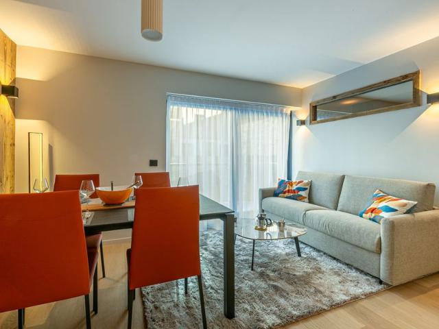 Ski-in/Ski-out Apartment with WiFi, Garage, and Balcony in Val-d'Isère FR-1-694-347 - Val d'Isère Le Châtelard