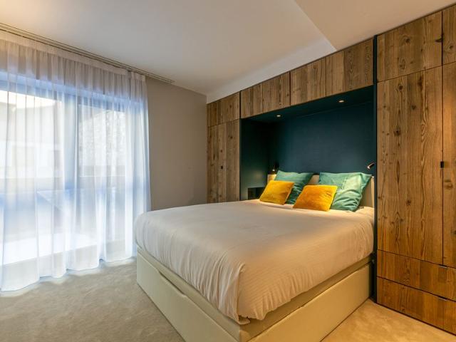 Ski-in/Ski-out Apartment with WiFi, Garage, and Balcony in Val-d'Isère FR-1-694-347 - Val d'Isère Le Châtelard