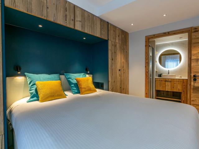 Ski-in/Ski-out Apartment with WiFi, Garage, and Balcony in Val-d'Isère FR-1-694-347 - Val d'Isère Le Châtelard