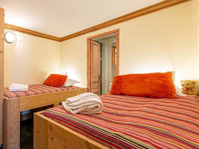 Luxury Apartment, Spacious and Comfortable, Ski-In/Ski-Out, Near Children's Village FR-1-694-114 - Val d'Isère Centre