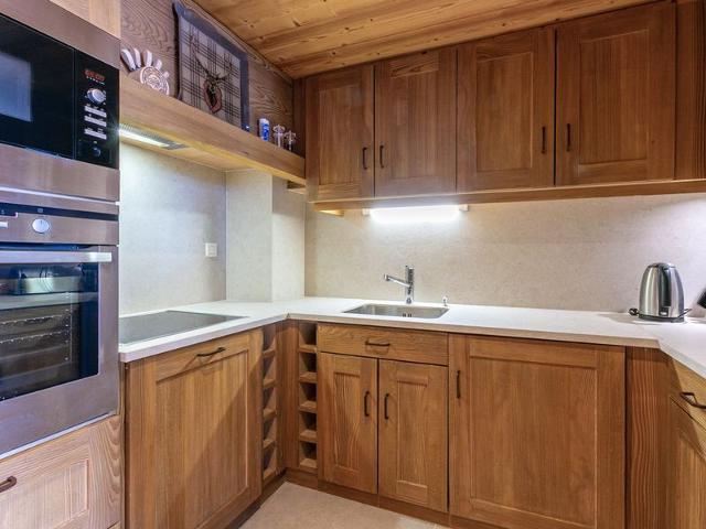 Luxury Apartment, Spacious and Comfortable, Ski-In/Ski-Out, Near Children's Village FR-1-694-114 - Val d'Isère Centre