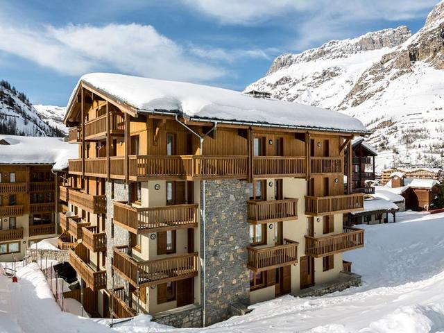 Luxury Apartment, Spacious and Comfortable, Ski-In/Ski-Out, Near Children's Village FR-1-694-114 - Val d'Isère Centre