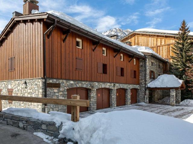 Rustic Mountain-Style Duplex with Large South-Facing Terrace near Val-d'Isère Village FR-1-694-198 - Val d'Isère Centre