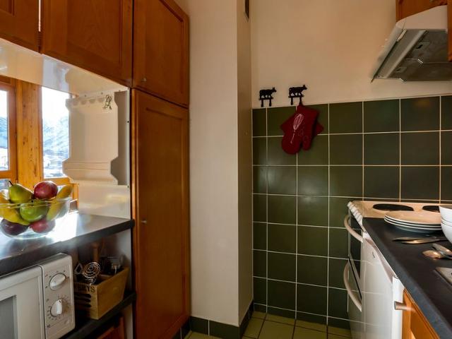 Charming 2-room apartment with balcony, equipped kitchen and views - 5 pers FR-1-694-195 - Val d'Isère Centre