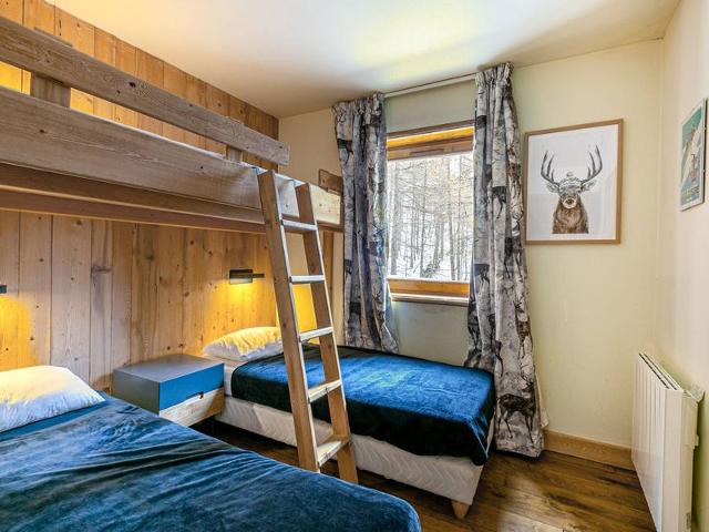 Luxury Apartment with Stunning Terrace in Chalet Emeraude, Val-d'Isère FR-1-694-206 - Val d'Isère Centre