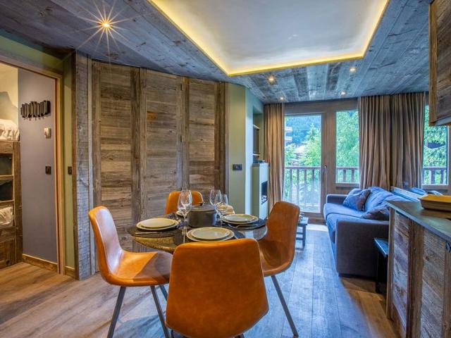 Superb Ski-In/Ski-Out Apartment with Covered Parking and WiFi in Val-d'Isère FR-1-694-317 - Val d'Isère Centre