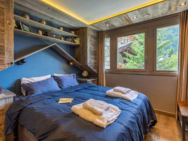 Superb Ski-In/Ski-Out Apartment with Covered Parking and WiFi in Val-d'Isère FR-1-694-317 - Val d'Isère Centre