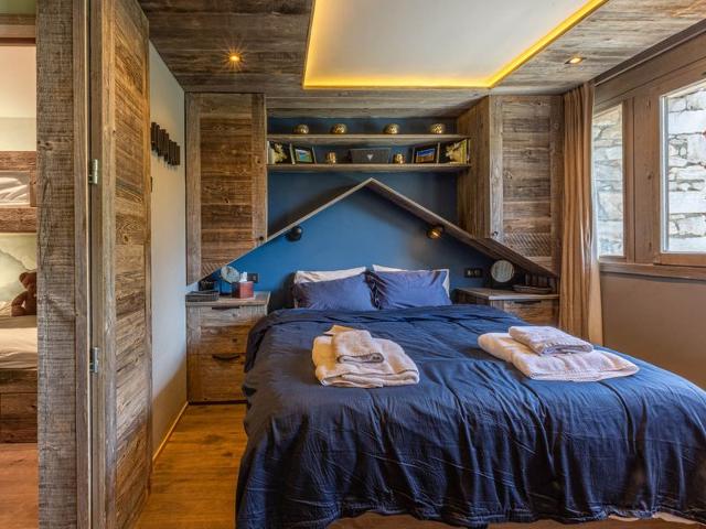 Superb Ski-In/Ski-Out Apartment with Covered Parking and WiFi in Val-d'Isère FR-1-694-317 - Val d'Isère Centre