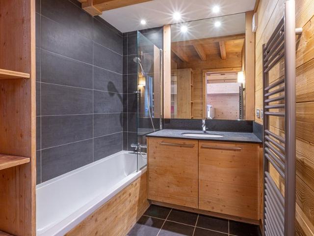 Spacious and Luxurious 5-Room Apartment with Fireplace in Val-d'Isère FR-1-694-82 - Val d'Isère Centre