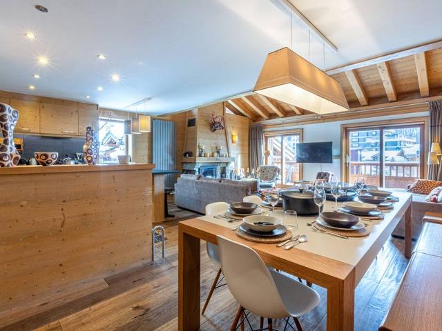 Spacious and Luxurious 5-Room Apartment with Fireplace in Val-d'Isère FR-1-694-82 - Val d'Isère Centre