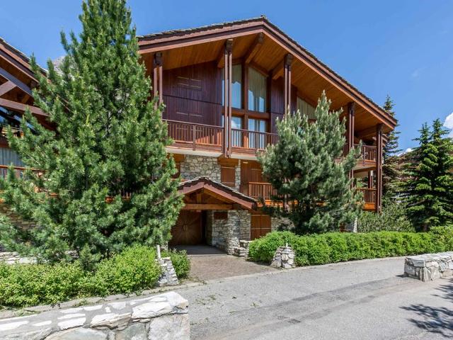Cozy Apartment with Parking, WiFi & Balcony Near Ski Lifts FR-1-694-233 - Val d'Isère Centre