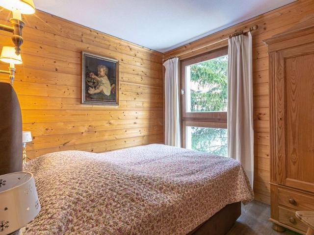 Cozy Apartment with Parking, WiFi & Balcony Near Ski Lifts FR-1-694-233 - Val d'Isère Centre