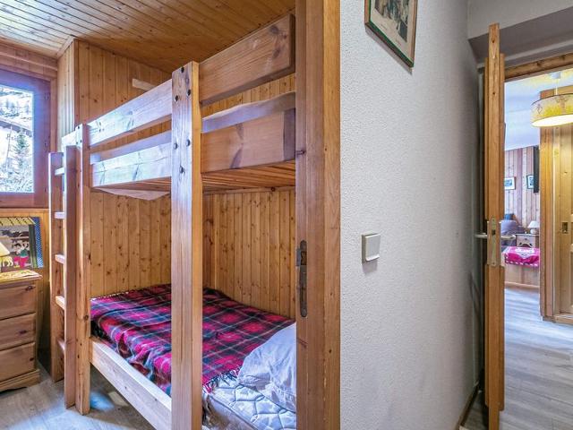 Cozy Apartment with Parking, WiFi & Balcony Near Ski Lifts FR-1-694-233 - Val d'Isère Centre
