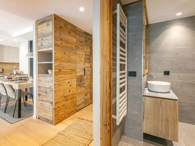 Charming New Apartment with WiFi, Parking, and Ski-In/Ski-Out Access in Val-d'Isère FR-1-694-332 - Val d'Isère Le Châtelard