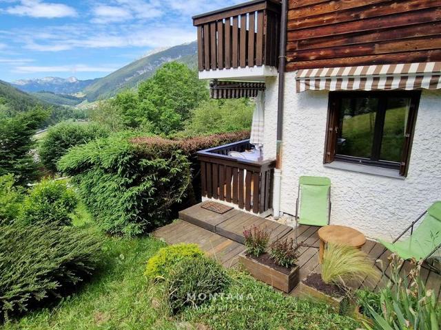Renovated T2 in Le Grand-Bornand with balcony, parking and terrace, 4 people, near village FR-1-458-205 - Le Grand Bornand