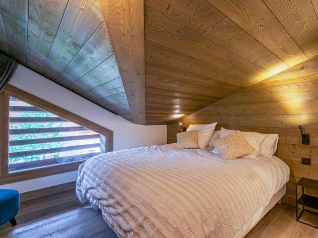 Elegant Duplex Apartment with Great Light, WiFi, and Parking in Val-d'Isère FR-1-694-22 - Val d'Isère Centre
