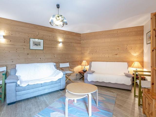Spacious 3-Room Apartment with Balcony, Parking, and WiFi in Val-d'Isère FR-1-694-33 - Val d'Isère Centre