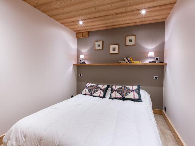 Spacious 3-Room Apartment with Balcony, Parking, and WiFi in Val-d'Isère FR-1-694-33 - Val d'Isère Centre