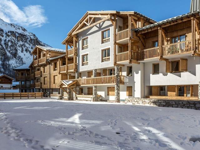 Spacious 3-Room Apartment with Balcony, Parking, and WiFi in Val-d'Isère FR-1-694-33 - Val d'Isère Centre