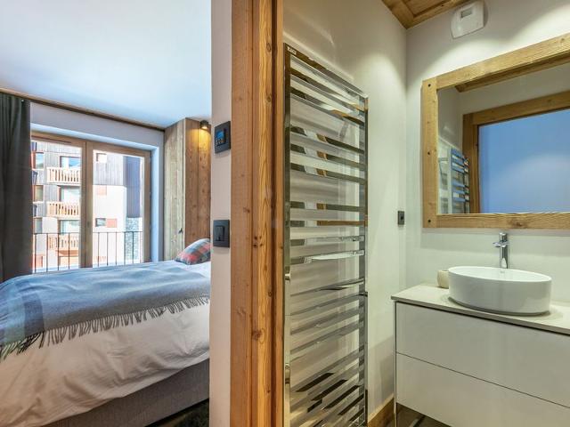 Luxurious 3BR Apartment with Fireplace, Balcony & Mountain Views in Val-d'Isère FR-1-694-65 - Val d'Isère Centre