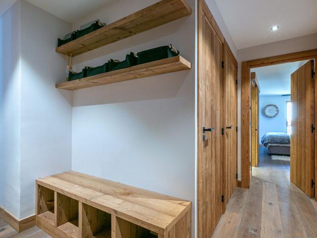 Luxurious 3BR Apartment with Fireplace, Balcony & Mountain Views in Val-d'Isère FR-1-694-65 - Val d'Isère Centre
