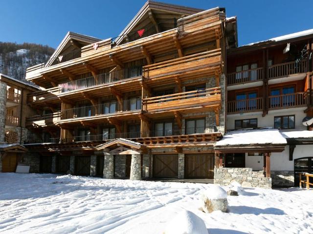 Luxurious 3BR Apartment with Fireplace, Balcony & Mountain Views in Val-d'Isère FR-1-694-65 - Val d'Isère Centre
