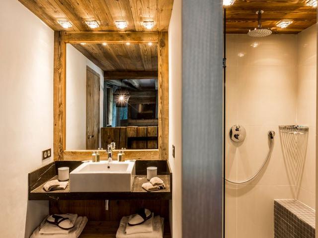 Luxurious Chalet with Pool, Hammam & Stunning Views in Val-d'Isère FR-1-694-95 - Val d'Isère Centre